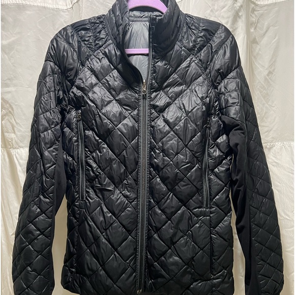 Like new Lululemon lightweight down reversible black/grey jacket - Picture 2 of 6